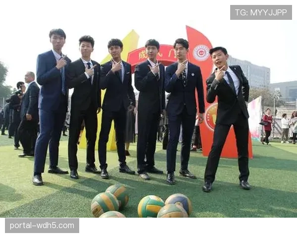 才存村万人涌入观战村排,八旬老球员追忆青春排球岁月 才存村万人涌入观战村排,八旬老球员追忆青春排球岁月