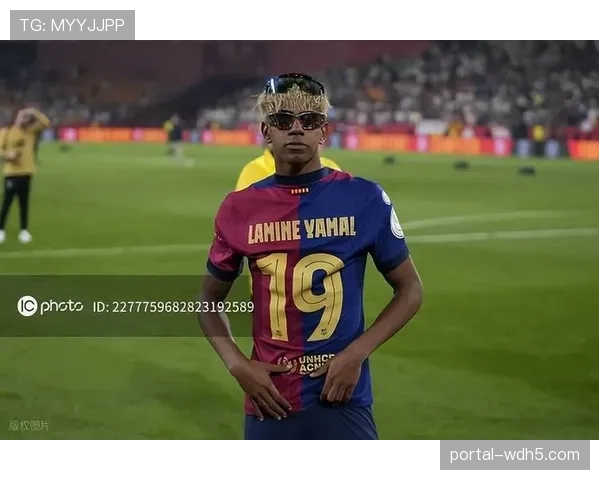 亚马尔凌空侧钩破门，巴萨主场惊艳瞬间锁定胜局